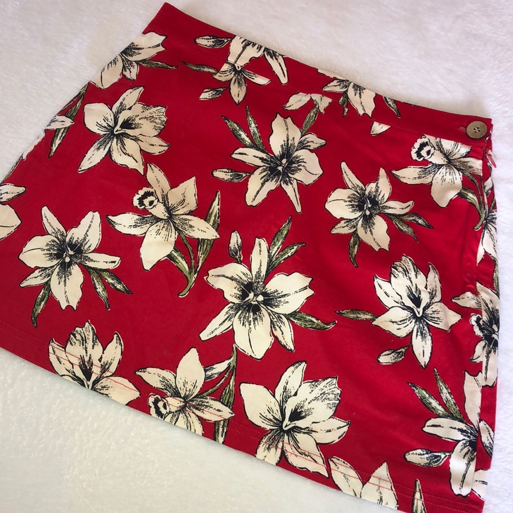 Floral mini skirt